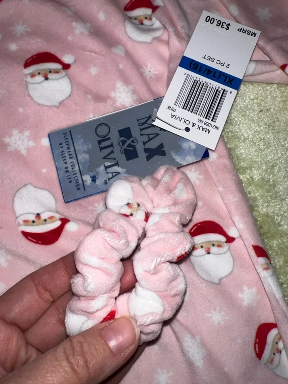 NEW Max & Olivia Pink Santa Print Girls Pajama Set -Button Front 2pc & scrunchie